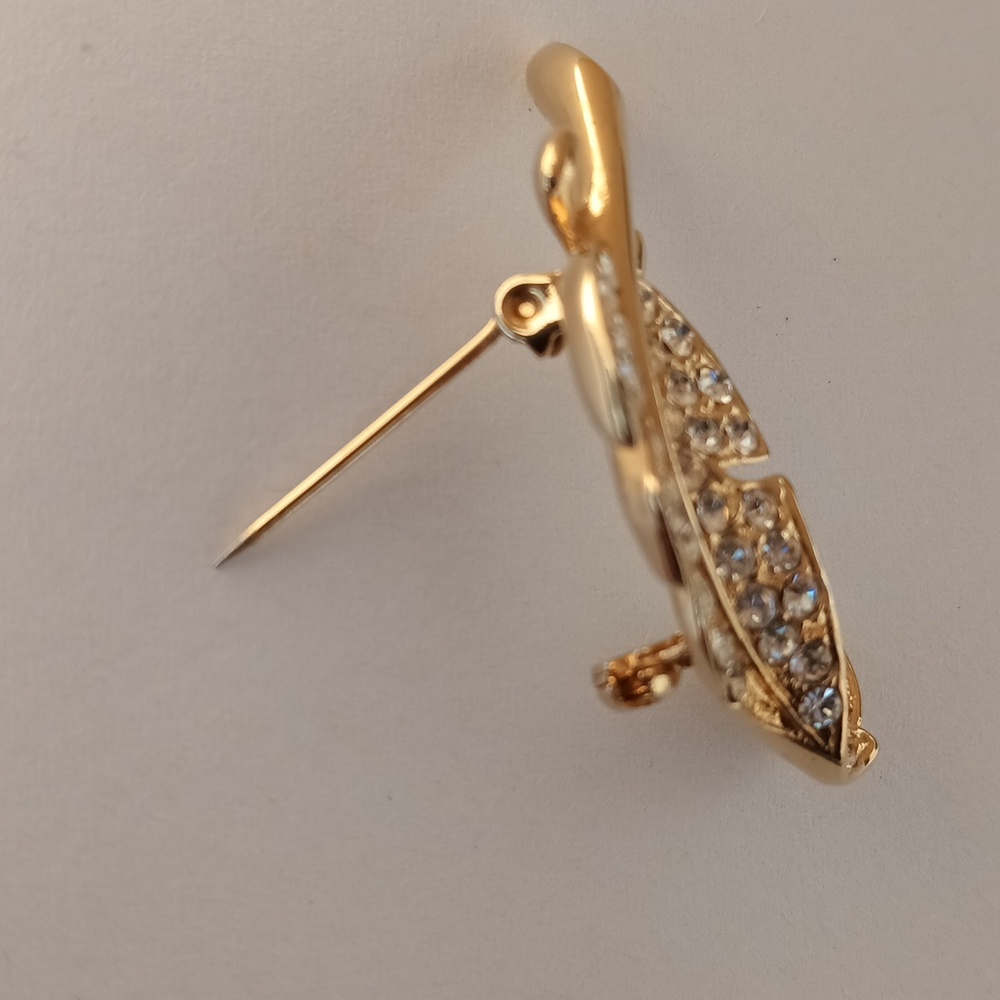 Vintage Gold tone rhinestone feather pin/brooch. - Picture 7 of 10